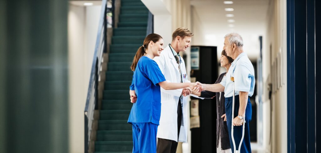 „Rückkehr aus dem Krankenhaus“: Pflege e. V. legt Handreichung neu auf